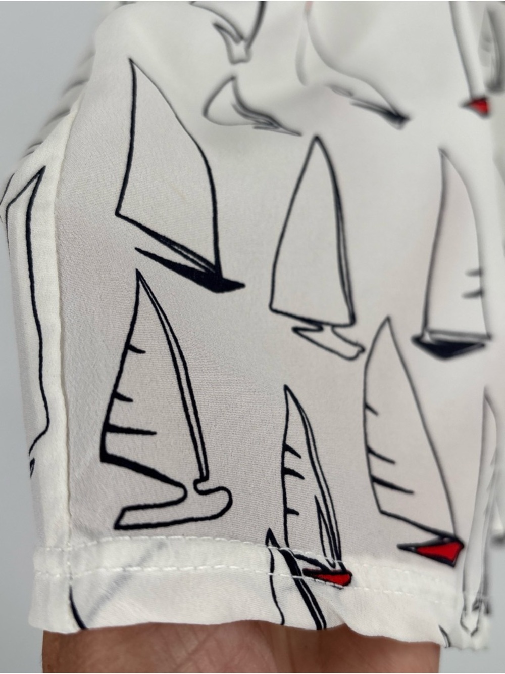 Sz XL plus sizes Forever 21 Navy and White Sailboat Print Blouse broken button - Picture 7 of 16